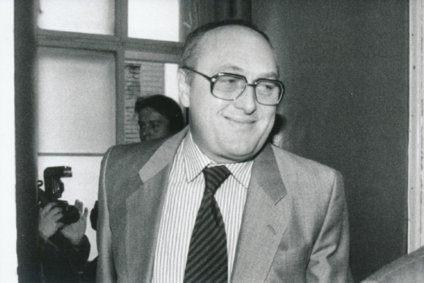 Minařík fingoval na Ukrajině v roce 1996 dopravní nehodu. Minařík fingoval na Ukrajině v roce 1996 dopravní nehodu.