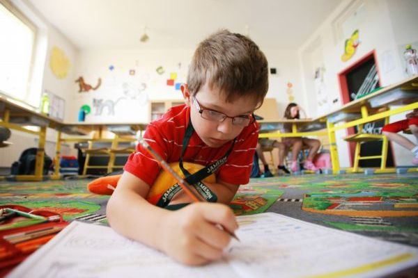 Děti s poruchou učení se mohou učit stejně dobře jako ostatní děti (ilustrační foto).
