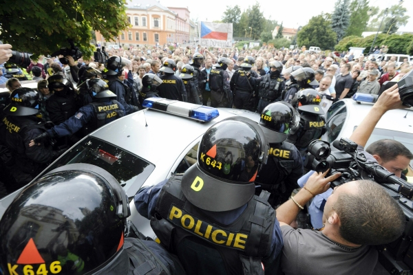 Na severu Čech začal víkend spojený s demonstracemi proti nepřizpůsobivým občanům.