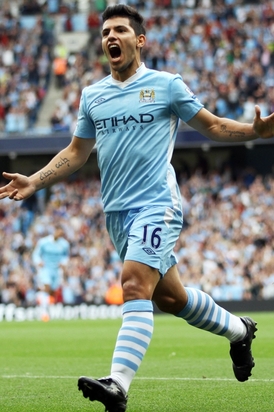 Sergio Agüero si připsal proti Wiganu hattrick.