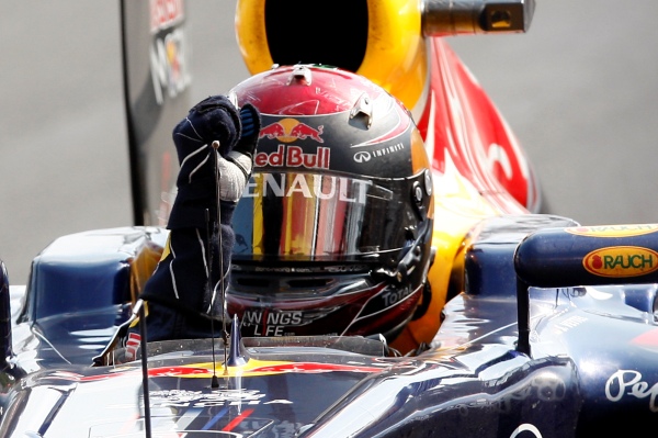 Sebastian Vettel slaví osmé letošní vítězství. Sebastian Vettel slaví osmé letošní vítězství.