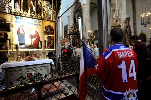 Fanoušek s dresem Jana Marka z dob jeho působení v CSKA Moskva. Fanoušek s dresem Jana Marka z dob jeho působení v CSKA Moskva.