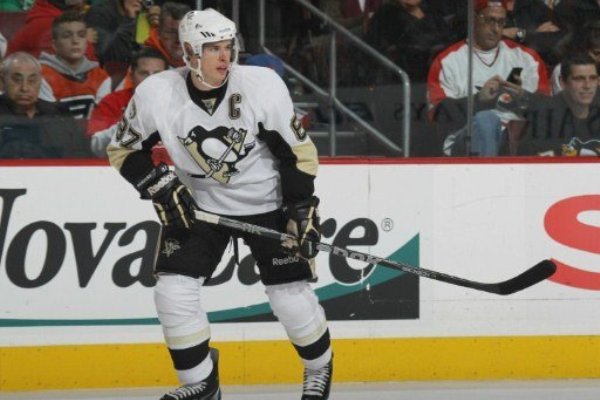 Kapitán Pittsburghu Sidney Crosby vytáhl do boje proti úderům do hlavy. Kapitán Pittsburghu Sidney Crosby vytáhl do boje proti úderům do hlavy.