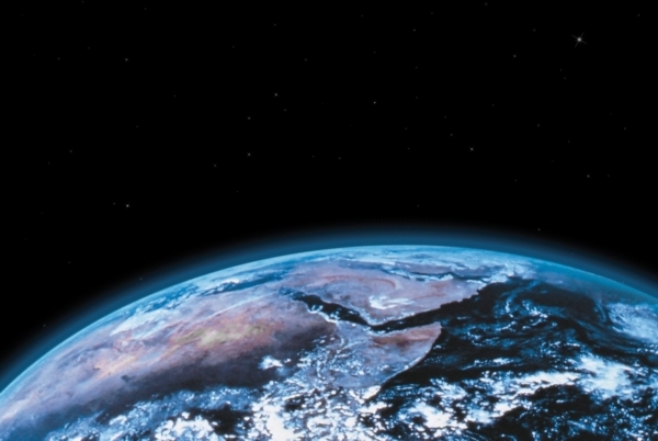 Vědci objevili planetu, na které by se mohla vyskytovat voda v kapelném skupenství (ilustrační foto).
