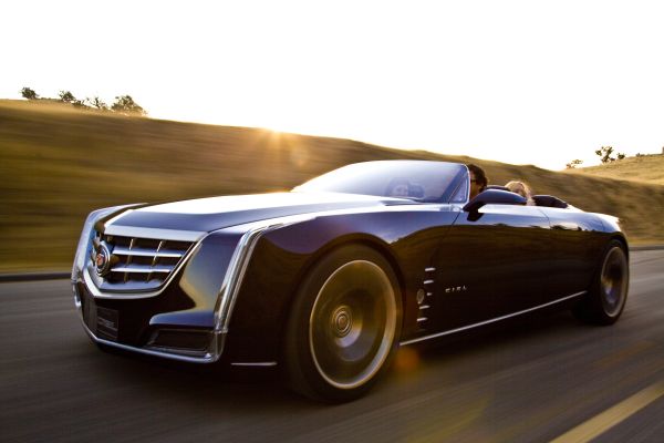 Koncepční Cadillac Ciel je skutečně impozantním strojem. Koncepční Cadillac Ciel je skutečně impozantním strojem.