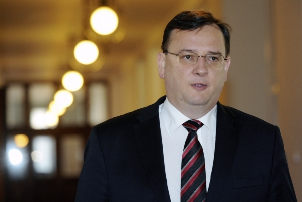 Premiér Nečas nevyjel do Šluknova a ani nešel na tryznu za zemřelé hokejisty. Premiér Nečas nevyjel do Šluknova a ani nešel na tryznu za zemřelé hokejisty.
