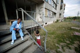 Jak zaměstnat lidi z ghett? Dejme jim práci na zakázkách pro město, navrhuje Agentura pro sociální začleňování (ilustrační foto).