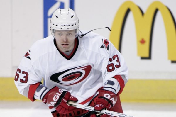 Josef Vašíček v dresu Caroliny Hurricanes. Josef Vašíček v dresu Caroliny Hurricanes.