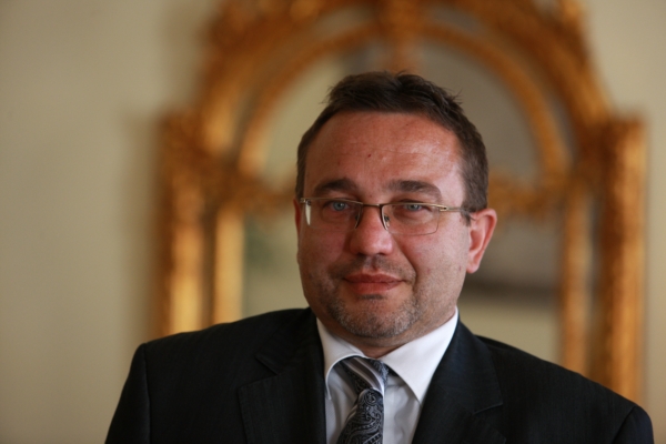 Ministr školství Josef Dobeš.