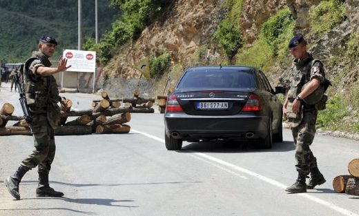 Francouzští vojáci u sporných přechodů.