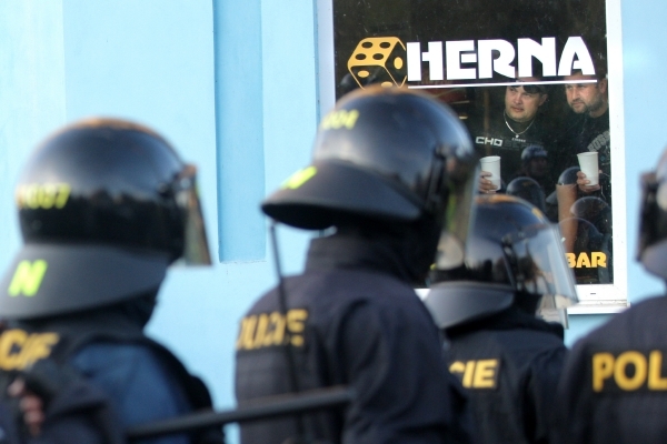 Šluknovskem zmítají nepokoje, na místě jsou policejní posily (ilustrační foto).