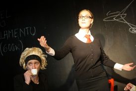 Kabaret Blonďatá bestie - v roli Kristýny Kočí Bára Poláková.