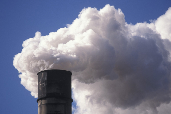 České energetické firmy ušetří na povolenkách zdarma 47,5 miliardy korun.