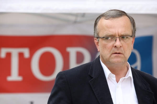 Ministra Kalouska popudil sprostý volič.