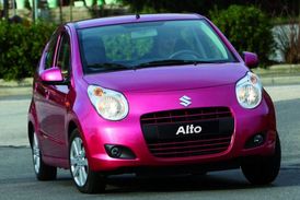 Malá auta ovšem umějí i Japonci. Na snímku Suzuki Alto.