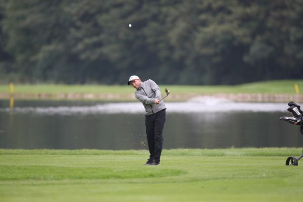 Vladimír Šmicer na golfovém hřišti v Beřovicích.