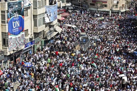 Palestinci sami mají jasno, že do OSN chtějí. Shromáždění v Ramalláhu, západní břeh.