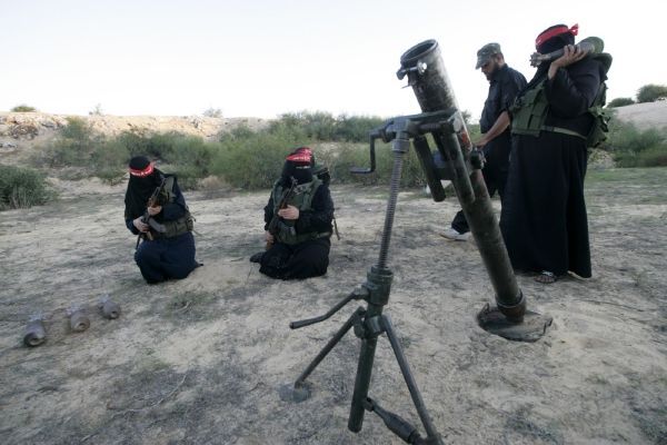 Výcvik palestinských bojovníků DFLP v jižní Gaze.