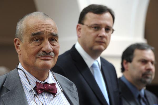 TOP 09 vidí jako jediného možného prezidentského kandidáta Karla Schwarzenberga. Koaliční partneři mají jiné představy.