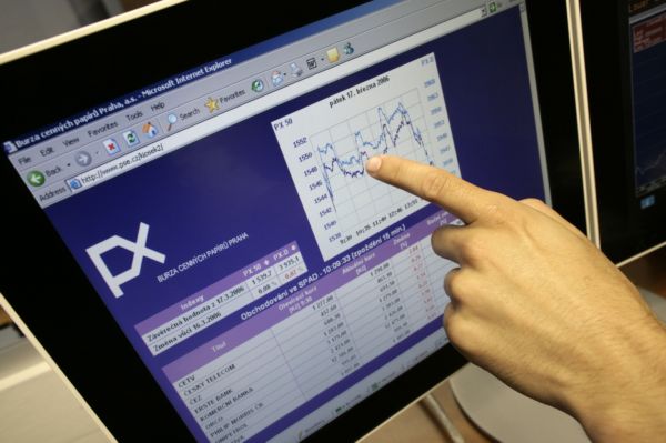 Pražská burza se odrazila od špatných výsledků minulého týdne a posílila o více než 6 procent.