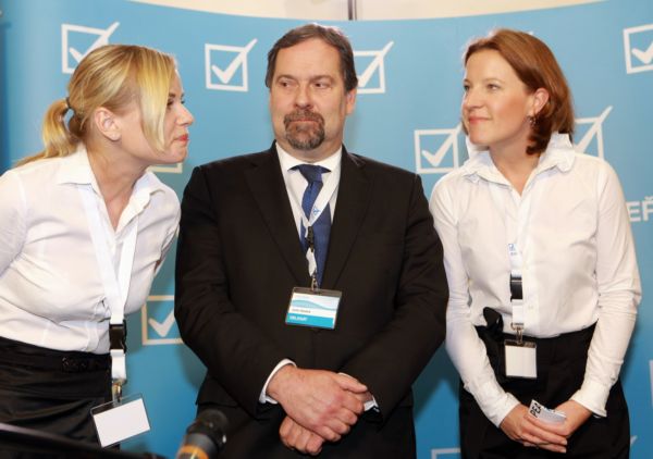 Vedení Věcí veřejných zatím konkrétní jméno kandidáta na prezidenta nemá.