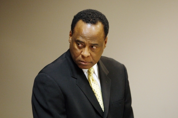 Lékař Michaela Jacksona, doktor Conrad Murray.