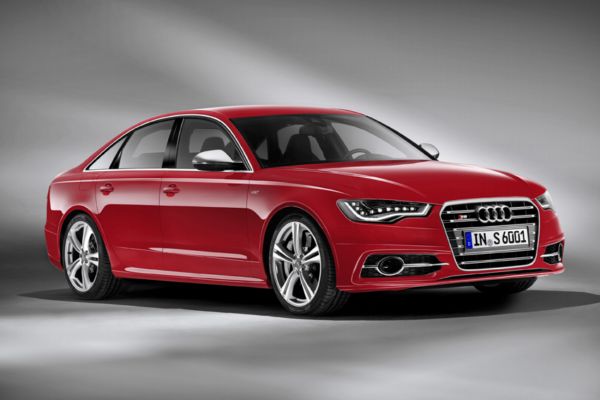 Nové Audi S6 vypadá na první pohled hodně dynamicky.