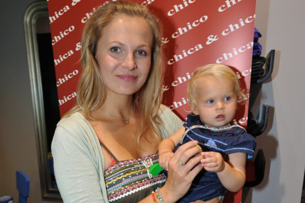 Hvězda seriálu Ulice Michaela Badinková s dcerkou Evelínou.