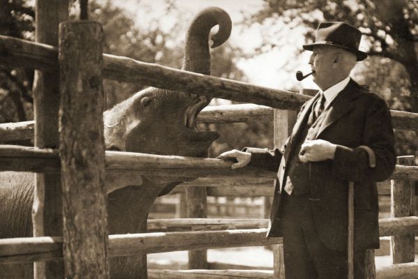 Zakladatel pražské zoologické zahrady profesor Jiří Janda.