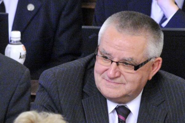 Poslanec ČSSD Jiří Krátký nesouhlasí s tím, aby za vulgární výroky ve sněmovně dostal pokutu. 