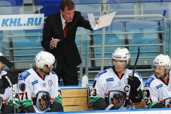 Trenér Popradu Radim Rulík při utkání KHL.