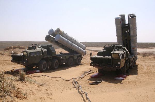 Systém S-300 při manévrech ruské armády.