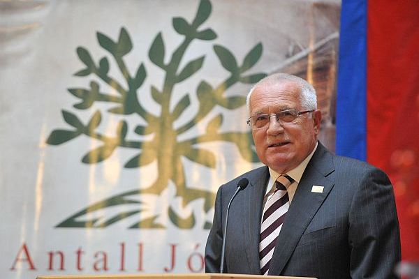 Václav Klaus evropskou integraci za požehnání rozhodně nepovažuje. Václav Klaus evropskou integraci za požehnání rozhodně nepovažuje.