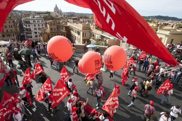 V Itálii se konaly masové protesty proti Berlusconiho vládě.