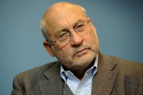 Nositel Nobelovy ceny za ekonomii Joseph Stiglitz tvrdí, že dalším krizím se lze vyhnout.