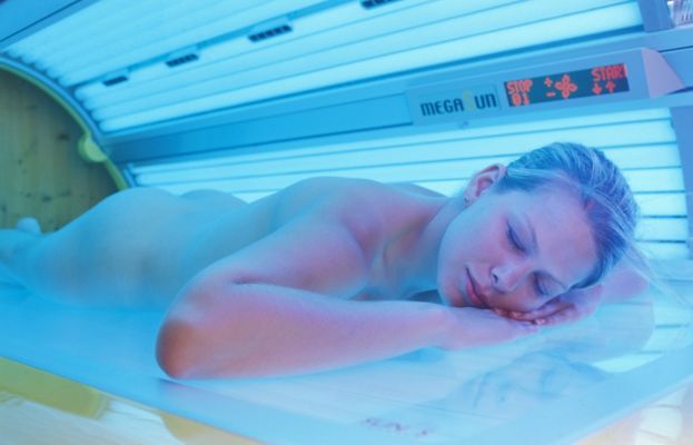 Solárium zvyšuje riziko vzniku rakoviny až o 75 procent. Solárium zvyšuje riziko vzniku rakoviny až o 75 procent.