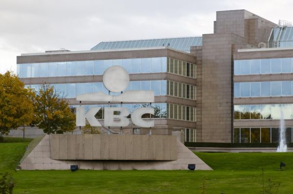 Belgická KBC prodala lucemburskou filiálku KBL do Kataru.
