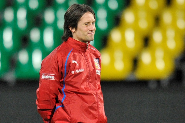 Tomáš Rosický na pondělním tréninku v Kaunasu.