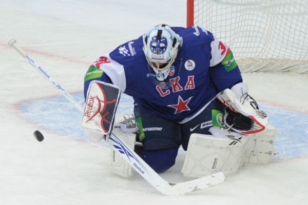 Brankář Petrohradu Jakub Štěpánek.