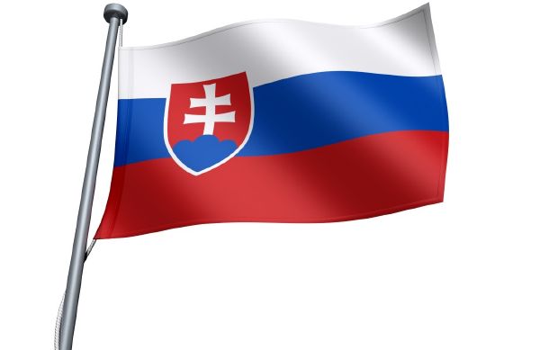 Nad EU vlaje slovenská vlajka...