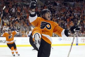 Jakub Voráček vstřelil gól na 4:2.