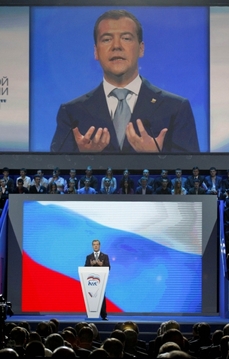Dmitrij Medveděv vyklidí prezidentský post premiéru Putinovi a sám povede Jednotné Rusko do parlamentních voleb.