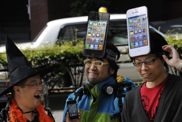 Applemanie je tu. Do obchodů dorazil nový iPhone.