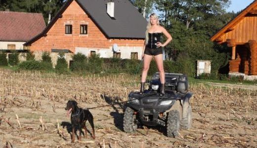 Kroupová se nebrání ani bičíkům.