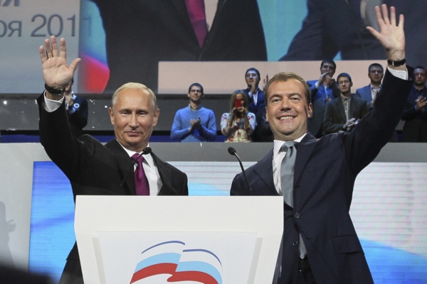 Vladimir Putin a Dmitrij Medveděv. 