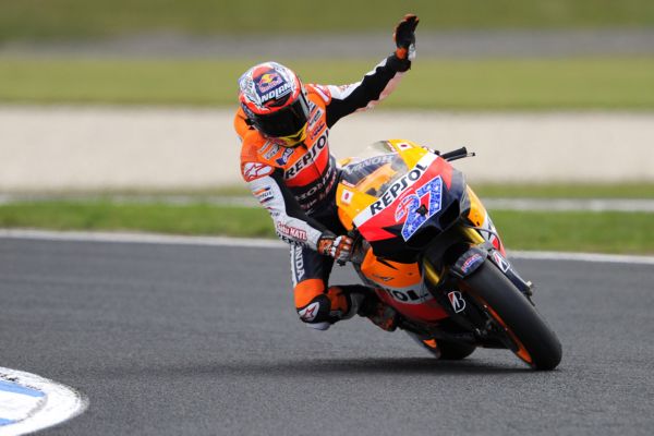 Světový šampion Casey Stoner. Světový šampion Casey Stoner.