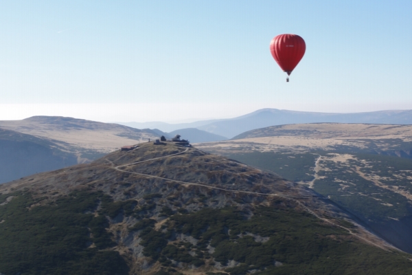 Tři balony přeletěly Sněžku.