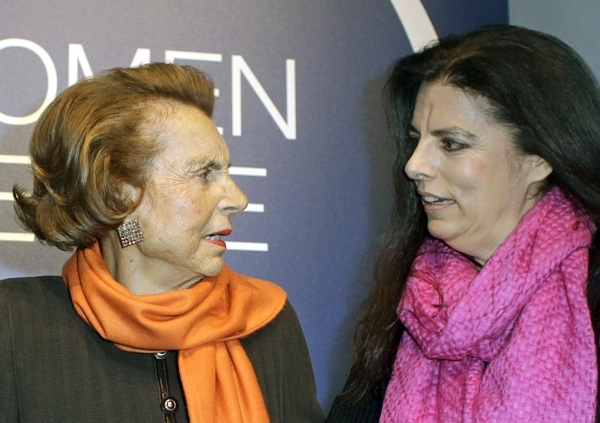 Liliane Bettencourtová s dcerou - smír už zase neplatí, nejbohatší Francouzka prý kvůli Alzheimerově nemoci není svéprávná.