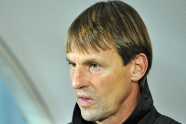 František Straka při nevydařené premiéře na lavičce Slavie.