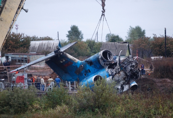 Za pád jaku u Jaroslavle mohla chyba pilotů.
